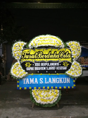 Papan Bunga Duka di Batulayang